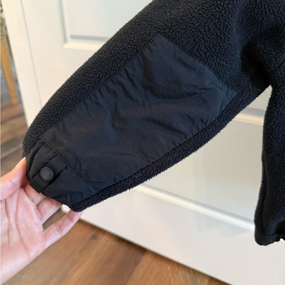 The North Face Classic Black Zip-Up Jacket - Picture 10 of 10